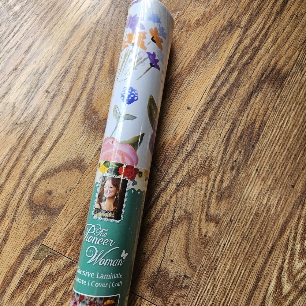 Pioneer Woman Peel & Stick Wallpaper Floral 20.5" X 12 FT White Pink